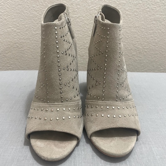 Vince Camuto Block Heel Sandal/ Bootie - Picture 2 of 5